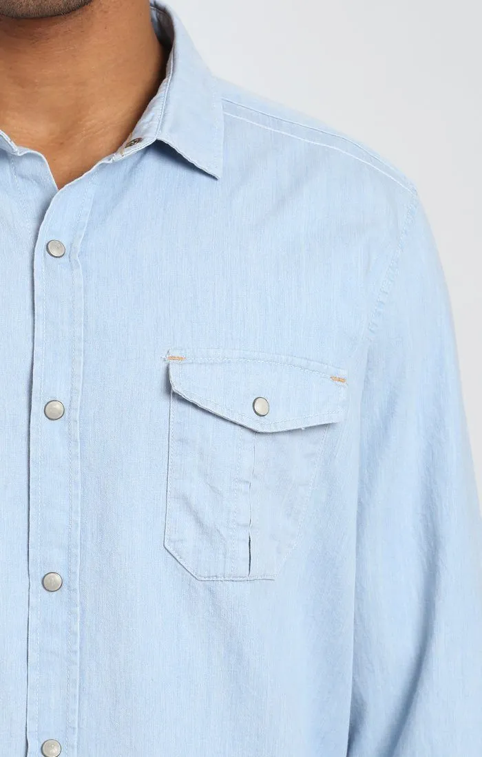 DENIM SHIRT IN LIGHT BLUE
