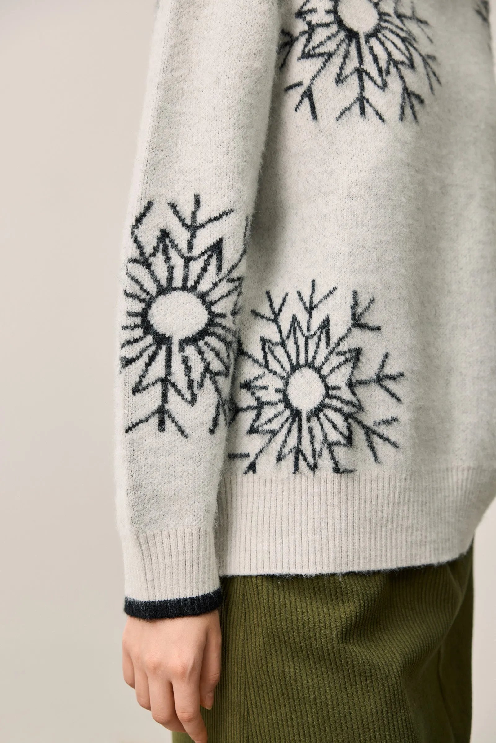 LILY Snowflake Pullover Crewneck Sweater